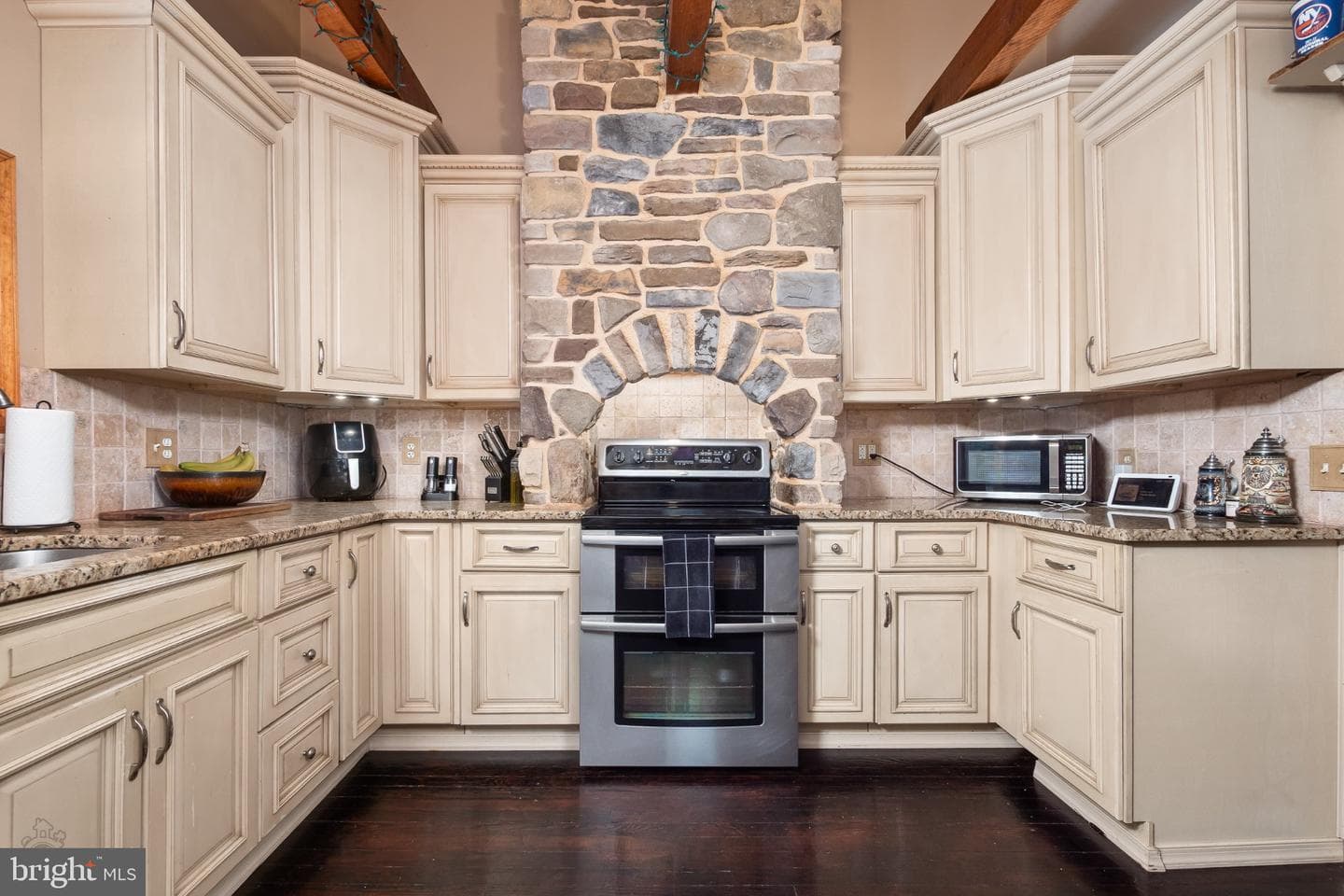 1124 Furnace Street photo 9