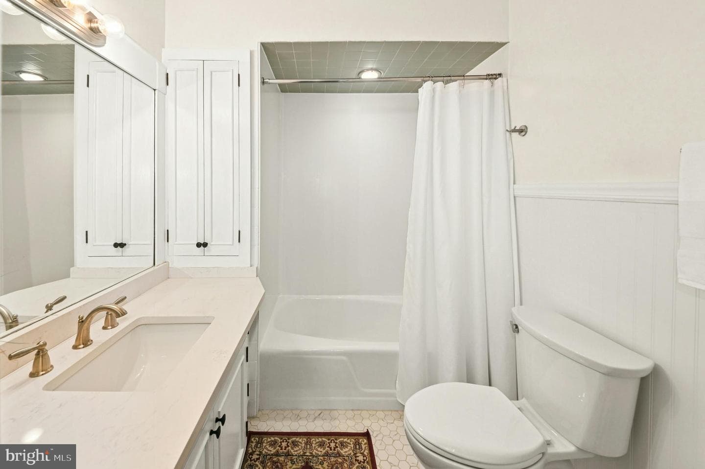 424 N New Street photo 32