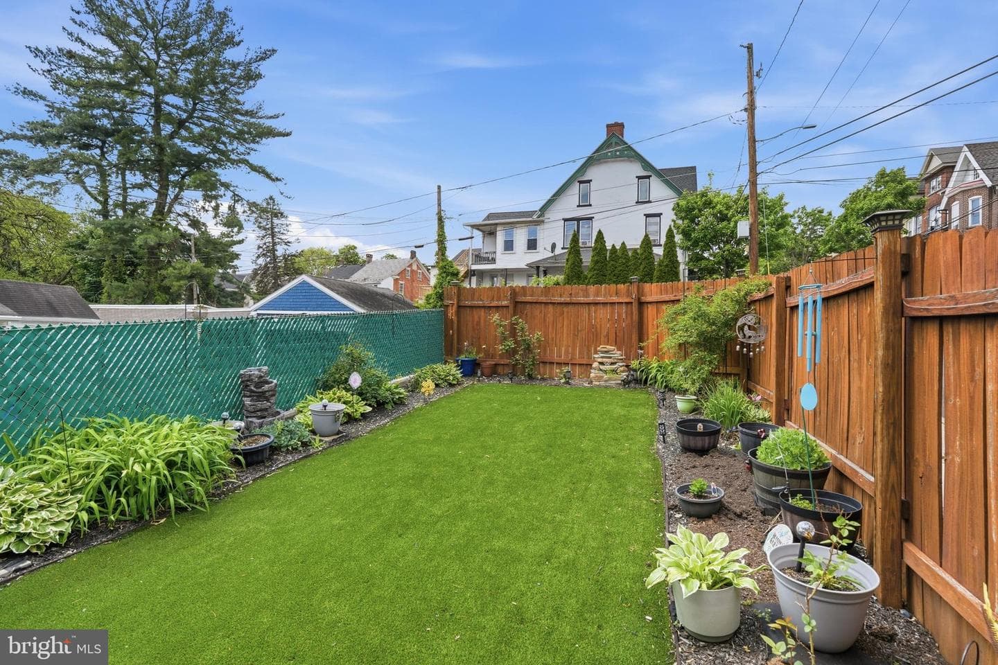 402 Wyandotte Street photo 40