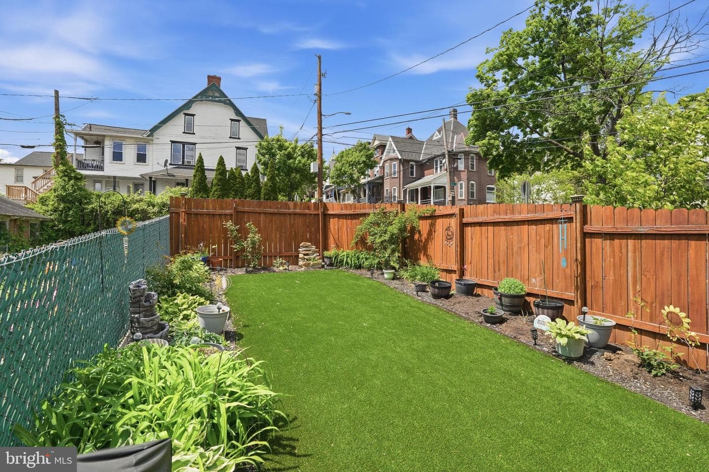 402 Wyandotte Street photo 44