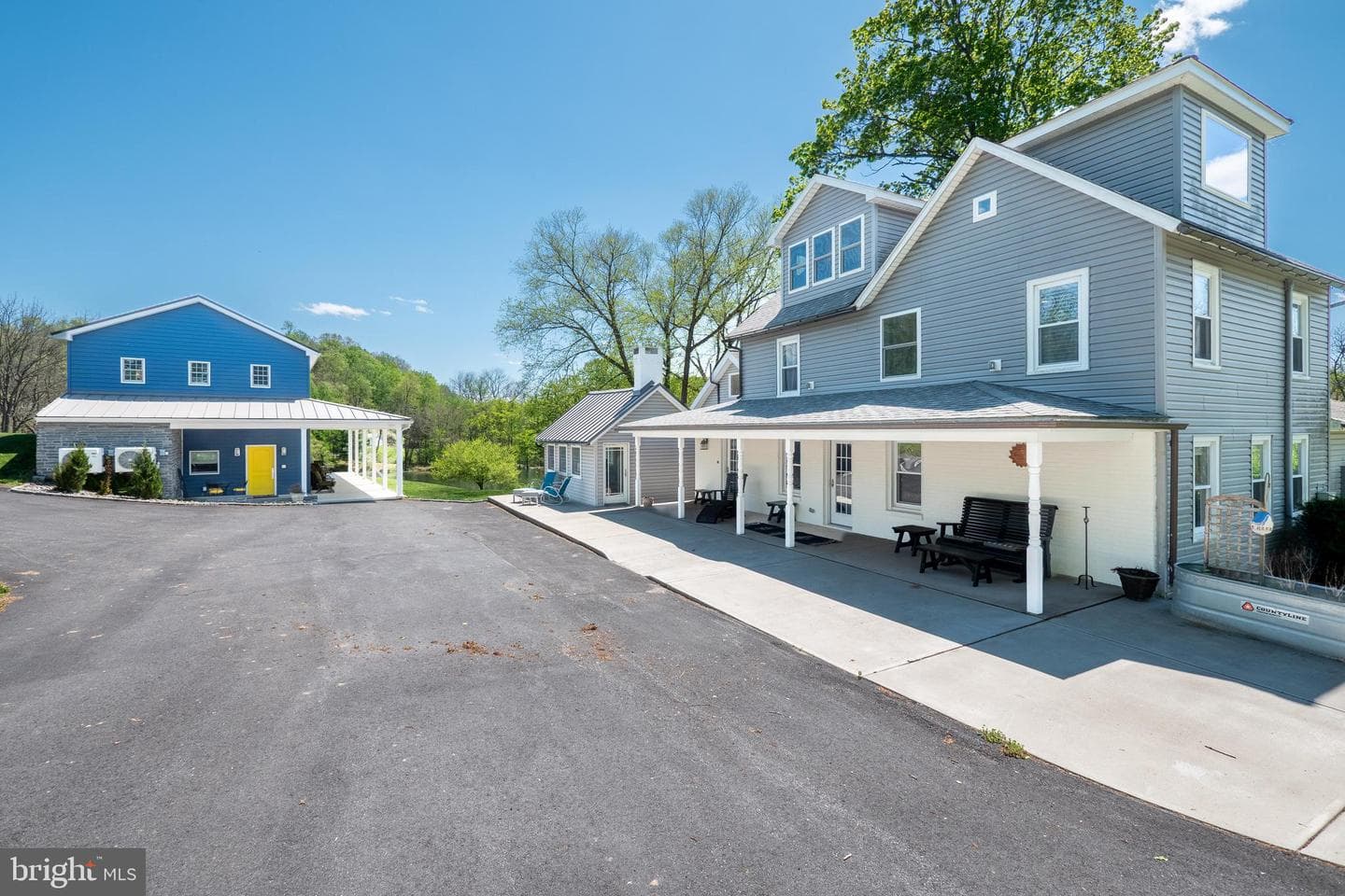 1072 Five Points Richmond Road photo 3