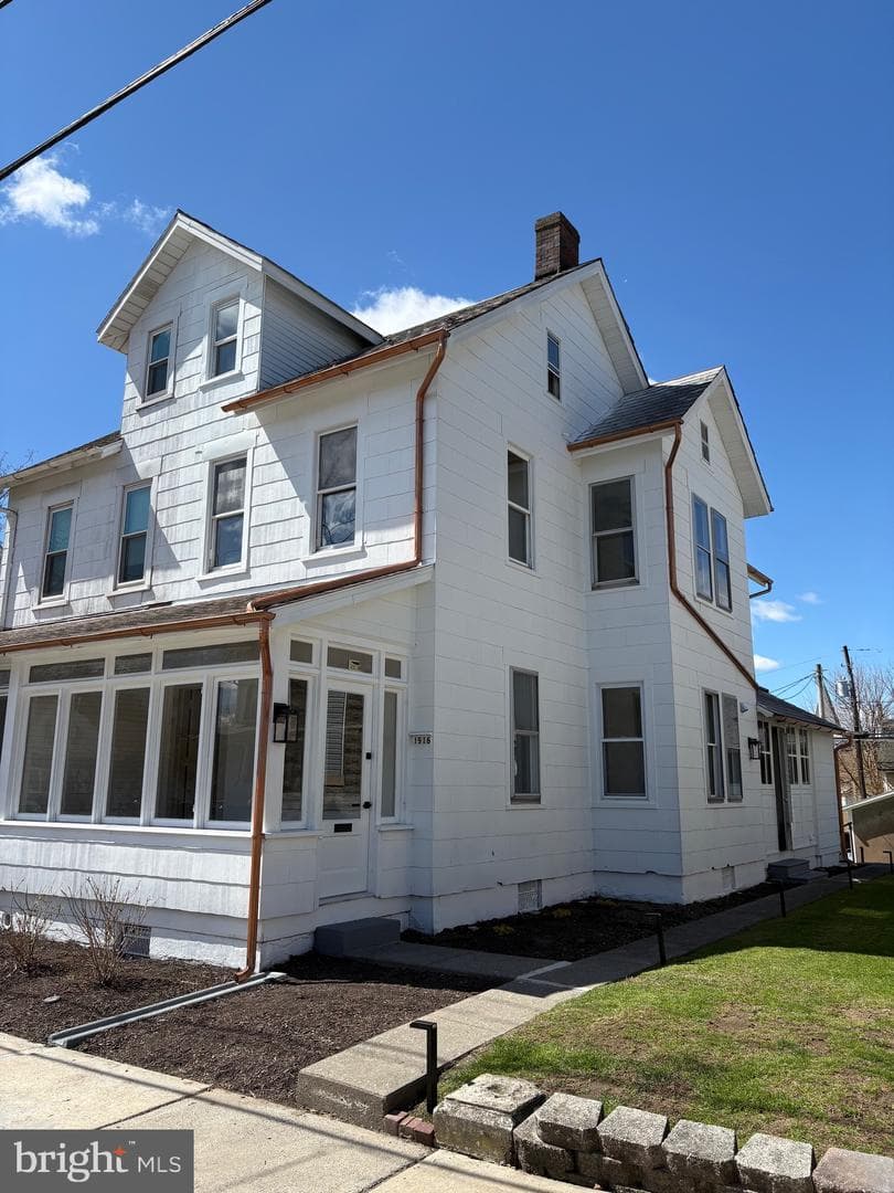 1916 Washington Avenue, Northampton