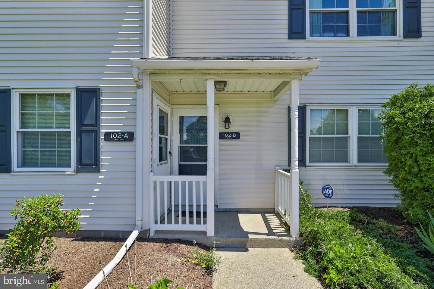 102 Drift Court #b photo 2