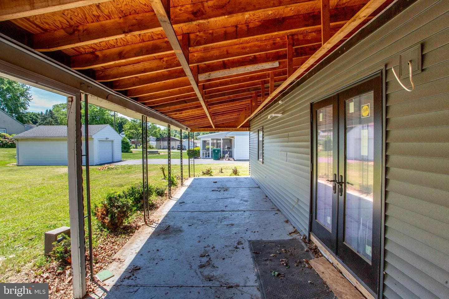 2424 Northwood Avenue photo 21
