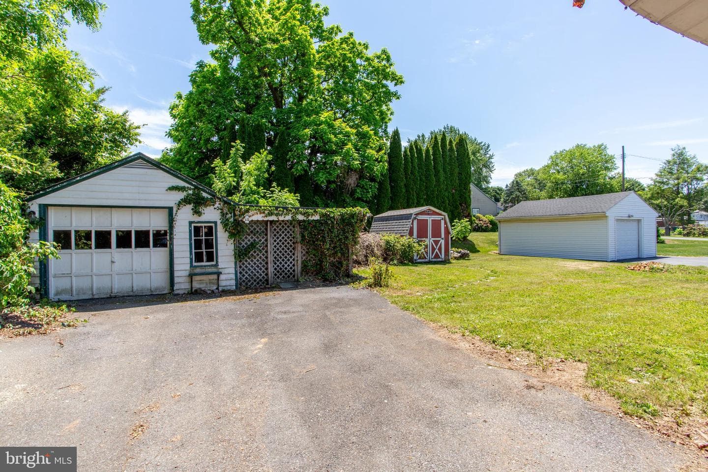 2424 Northwood Avenue photo 24
