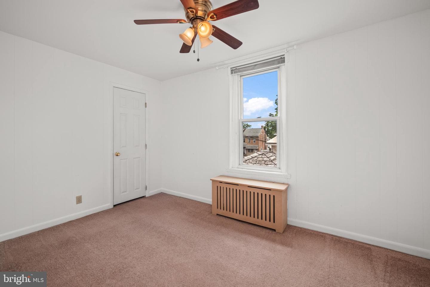 111 E Garrison Street photo 17