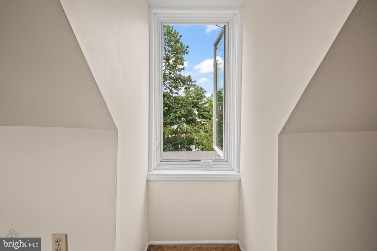 111 E Garrison Street photo 21