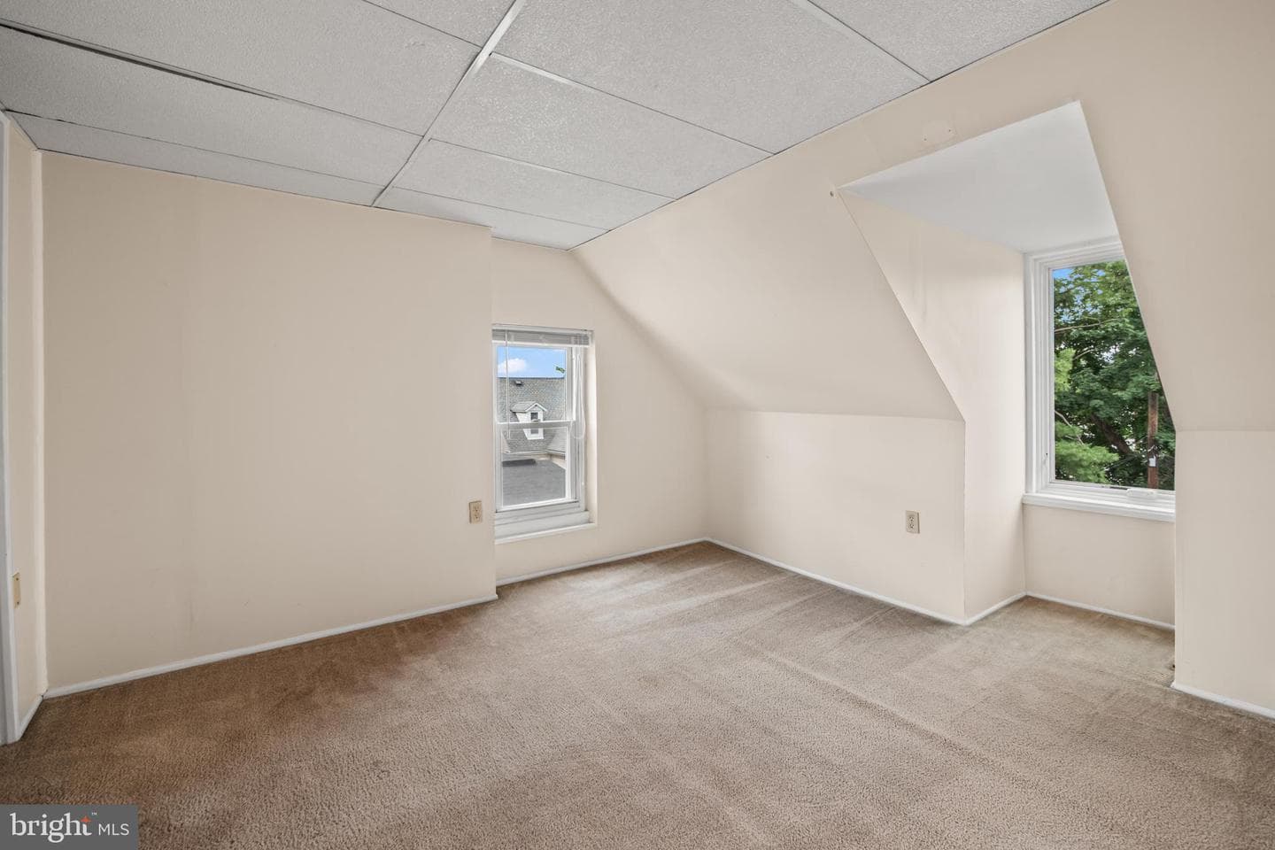 111 E Garrison Street photo 22