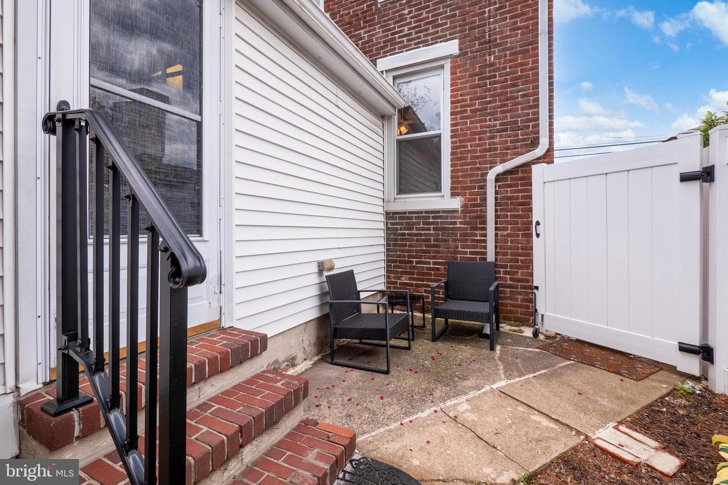 111 E Garrison Street photo 26
