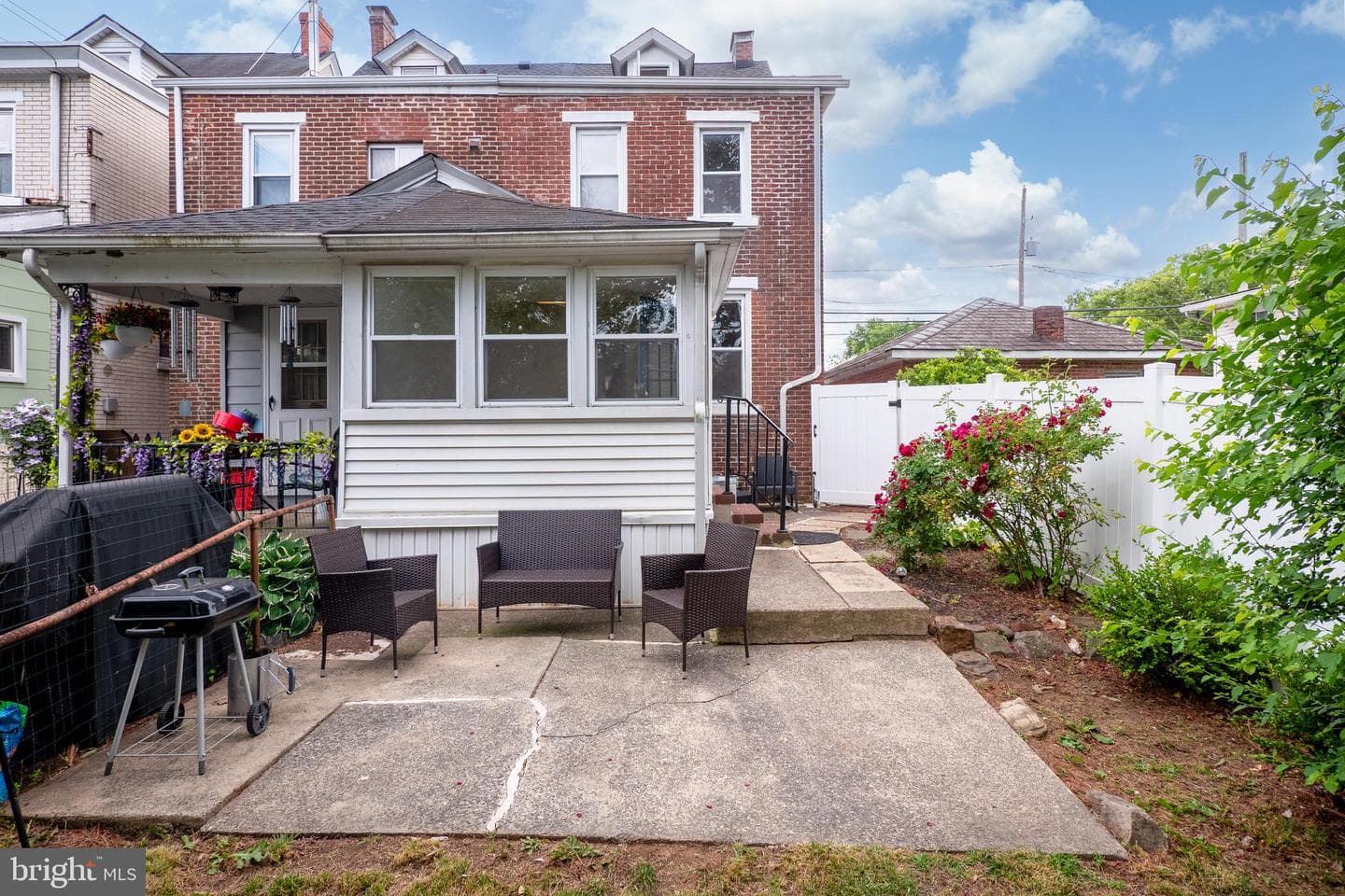 111 E Garrison Street photo 27