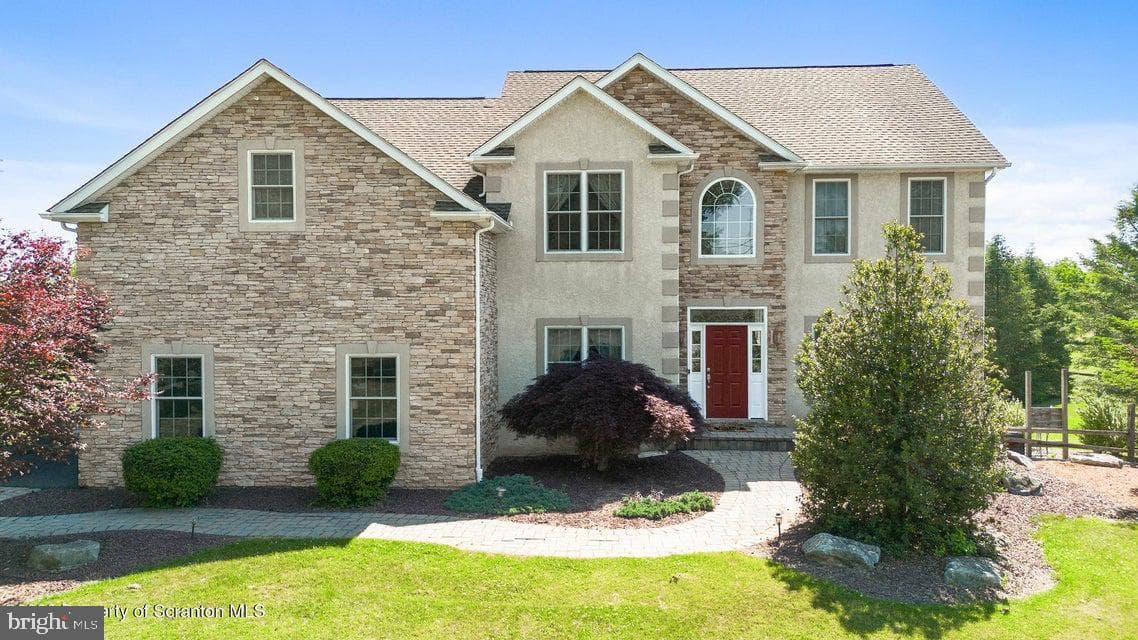562 Country Club Road, Easton