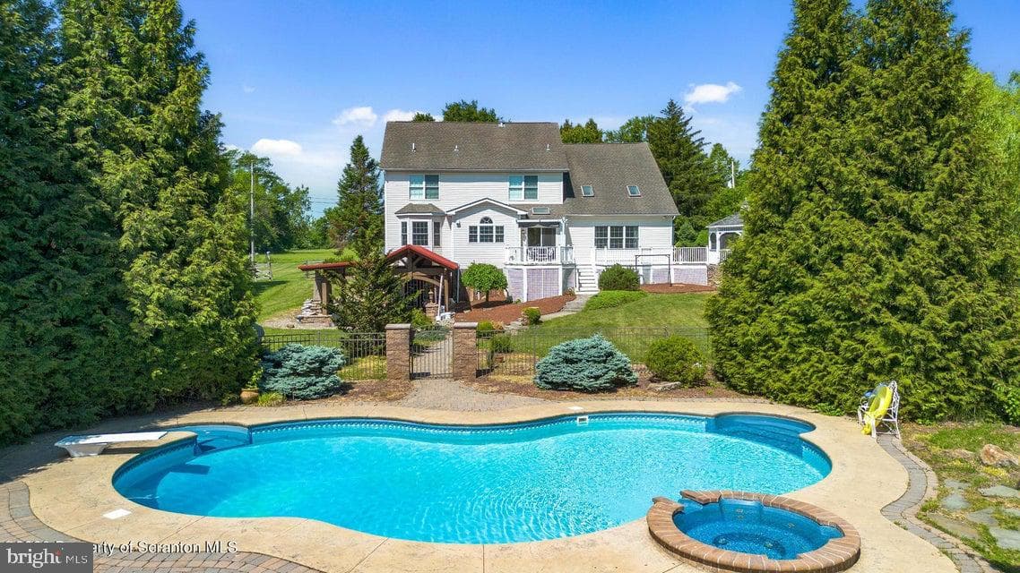 562 Country Club Road photo 39