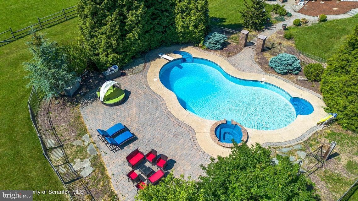 562 Country Club Road photo 41