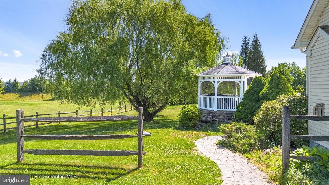 562 Country Club Road photo 46