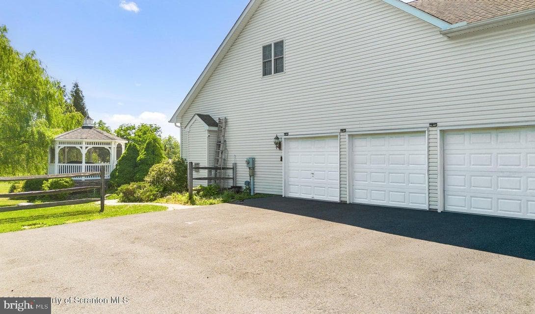 562 Country Club Road photo 50