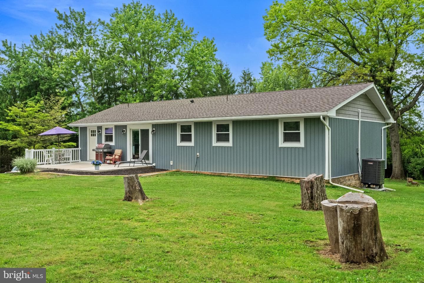 1040 Riverview Drive photo 9