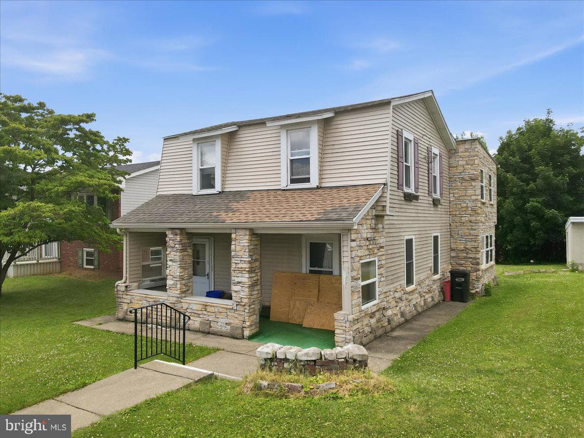 1839 6th Street photo 3