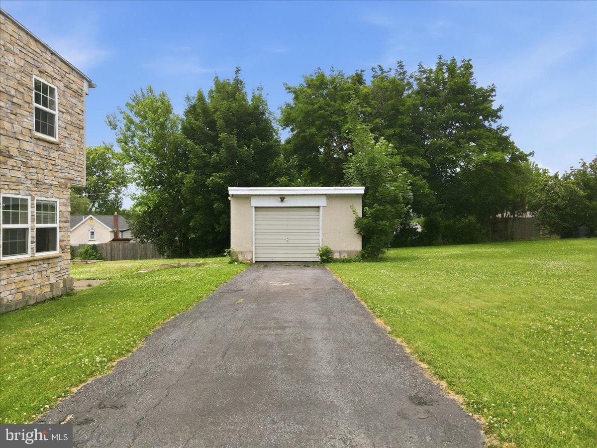 1839 6th Street photo 35