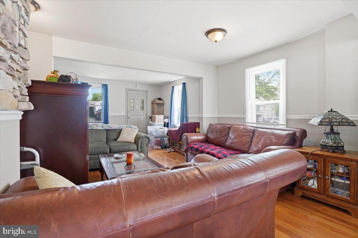 1839 6th Street photo 8