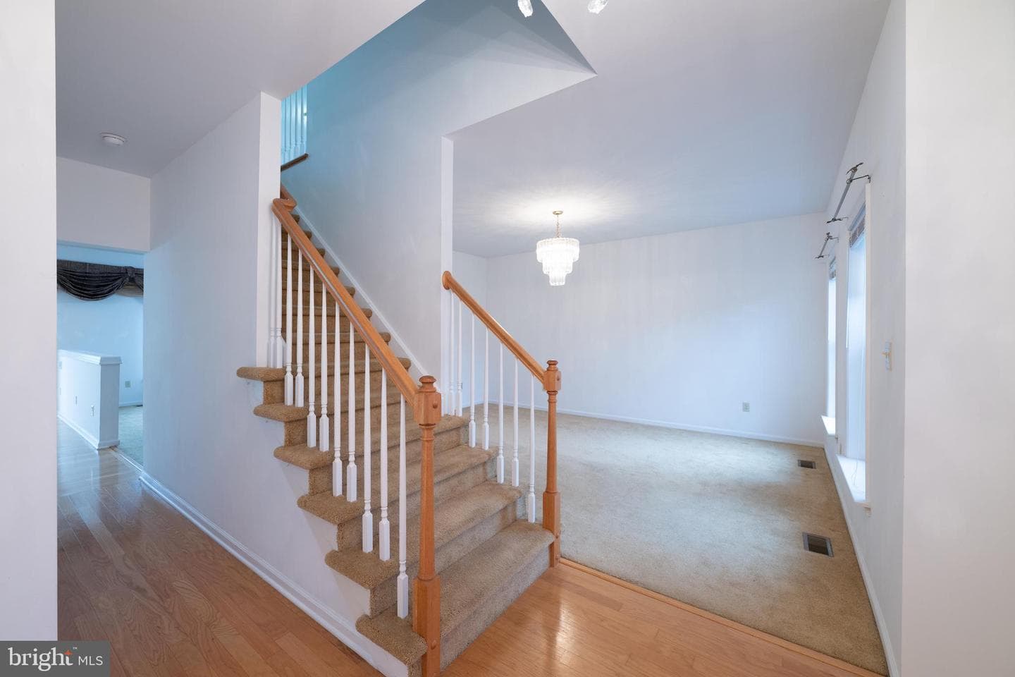 2760 New England Drive photo 25