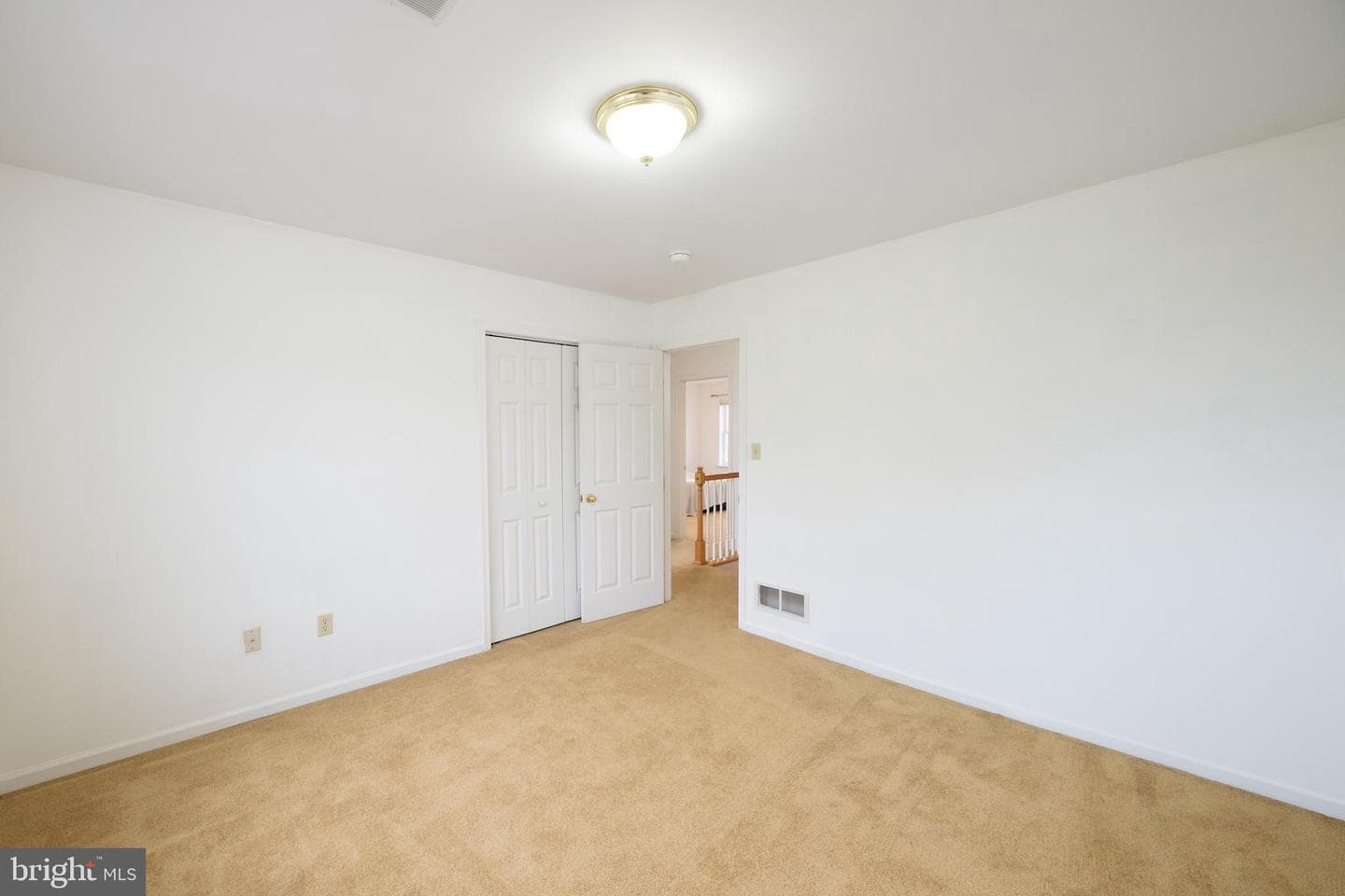 2760 New England Drive photo 27