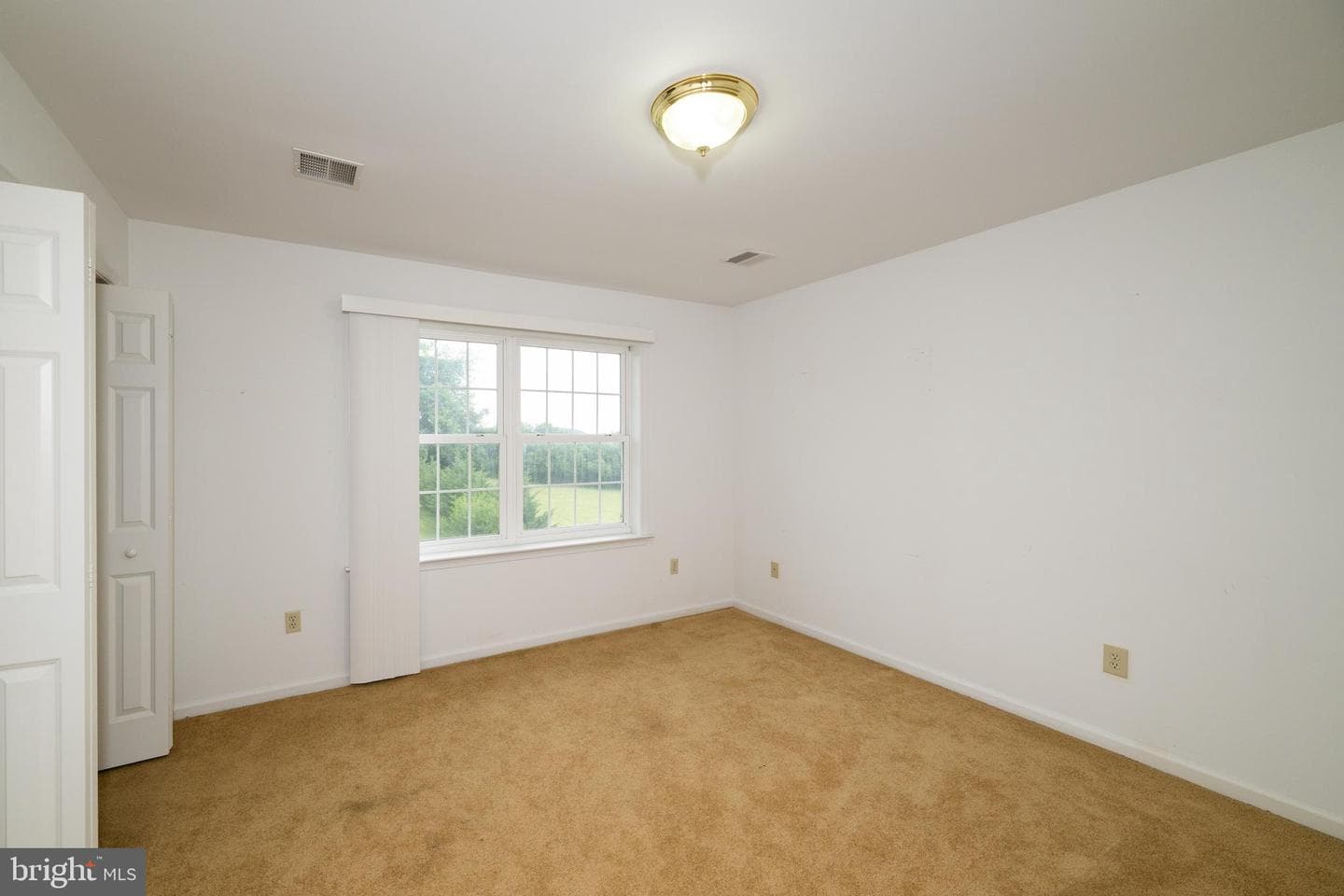 2760 New England Drive photo 29