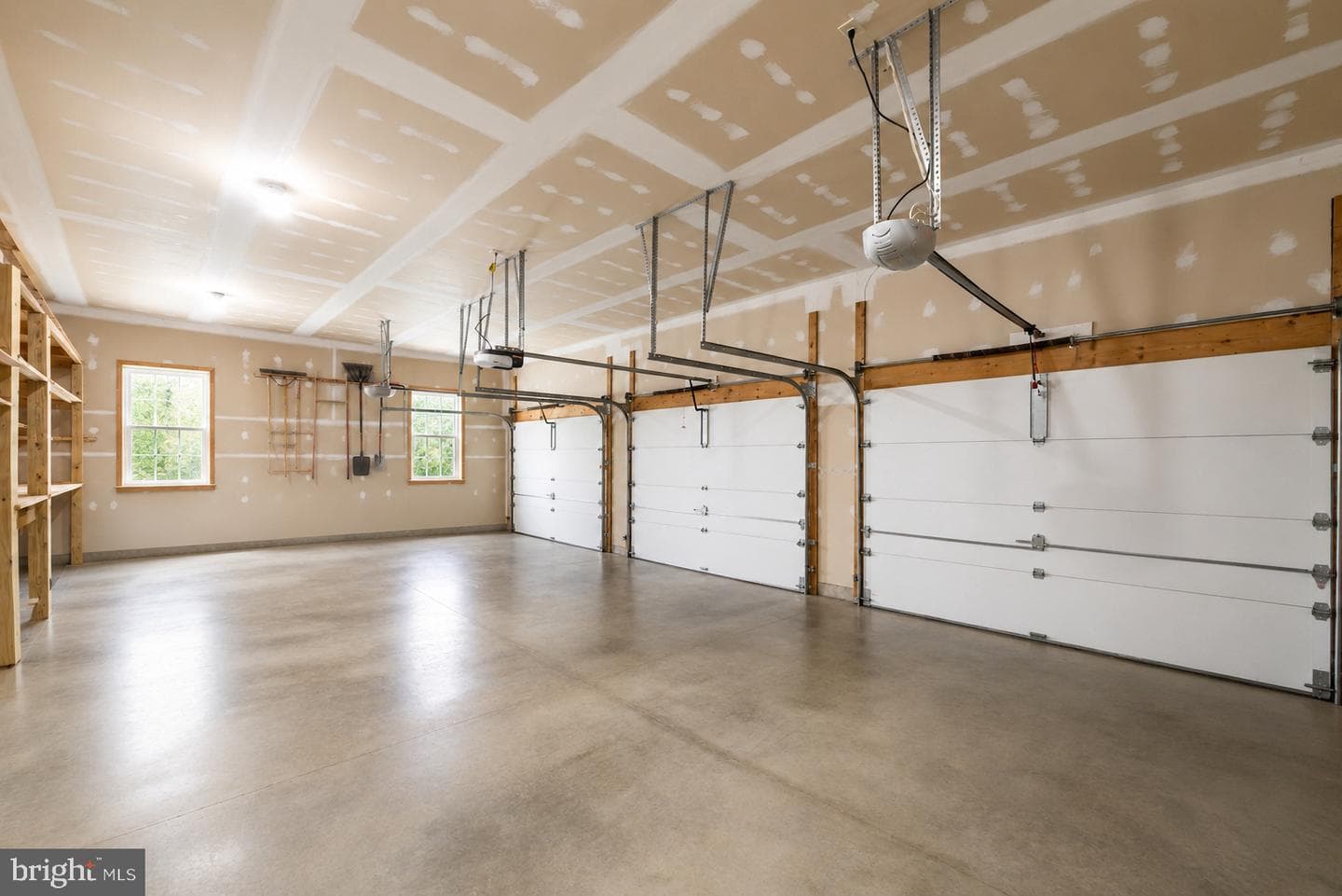2760 New England Drive photo 37