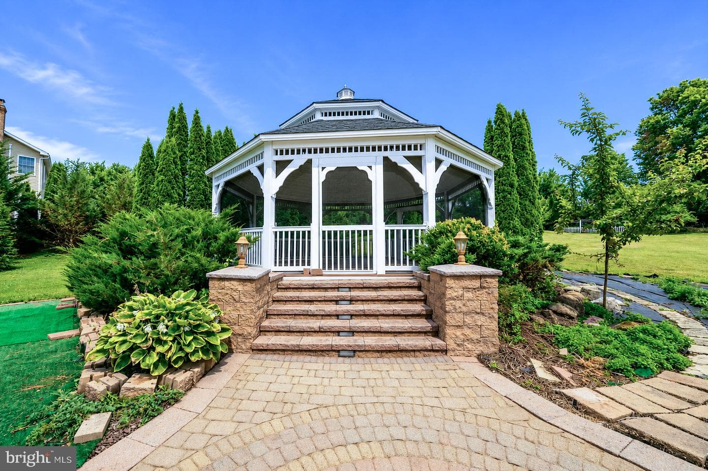 2760 New England Drive photo 46