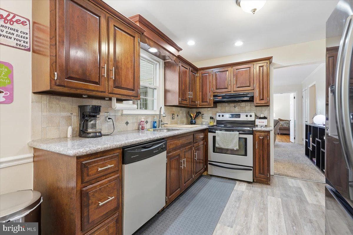 3547 Hecktown Road photo 20
