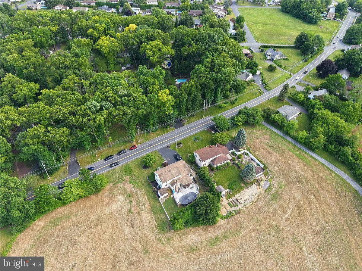 3547 Hecktown Road photo 60