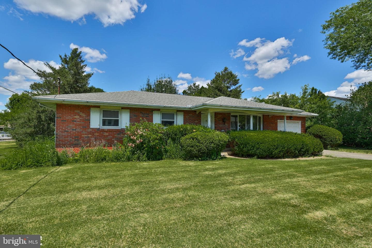 2649 Northview Avenue photo 2