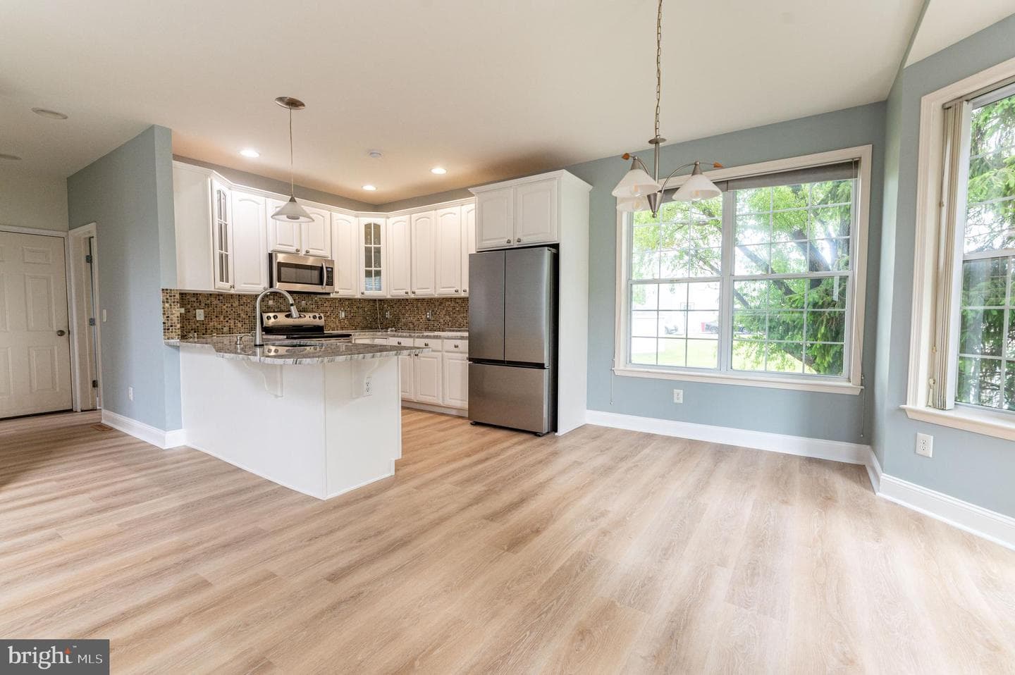 780 Ramblewood Drive photo 4