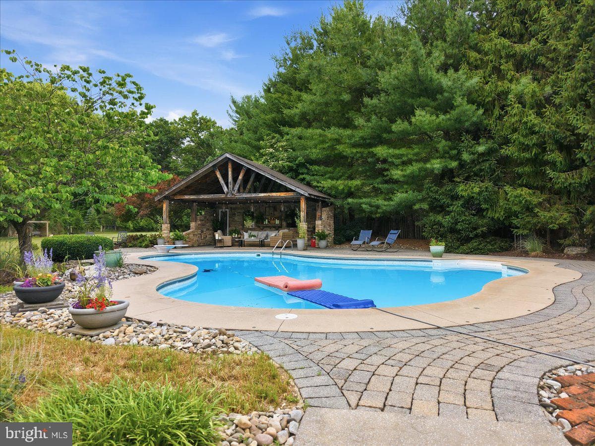 831 Colonna Lane photo 46