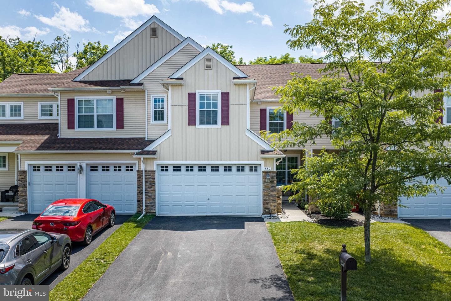 889 Iron Lane, Easton