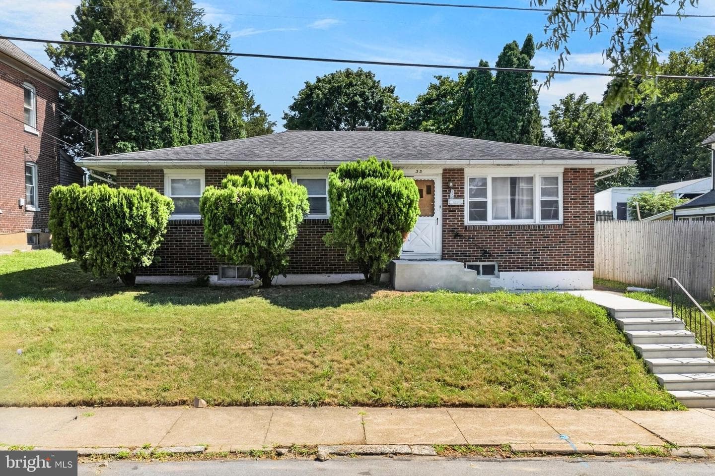 332 W Lincoln Street