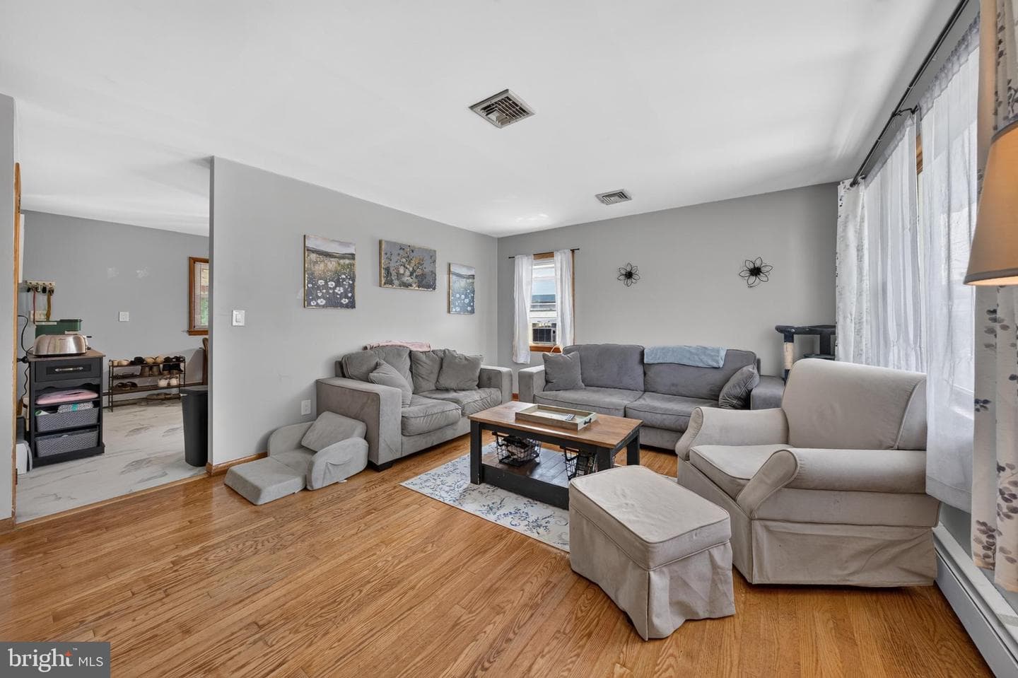 332 W Lincoln Street photo 10