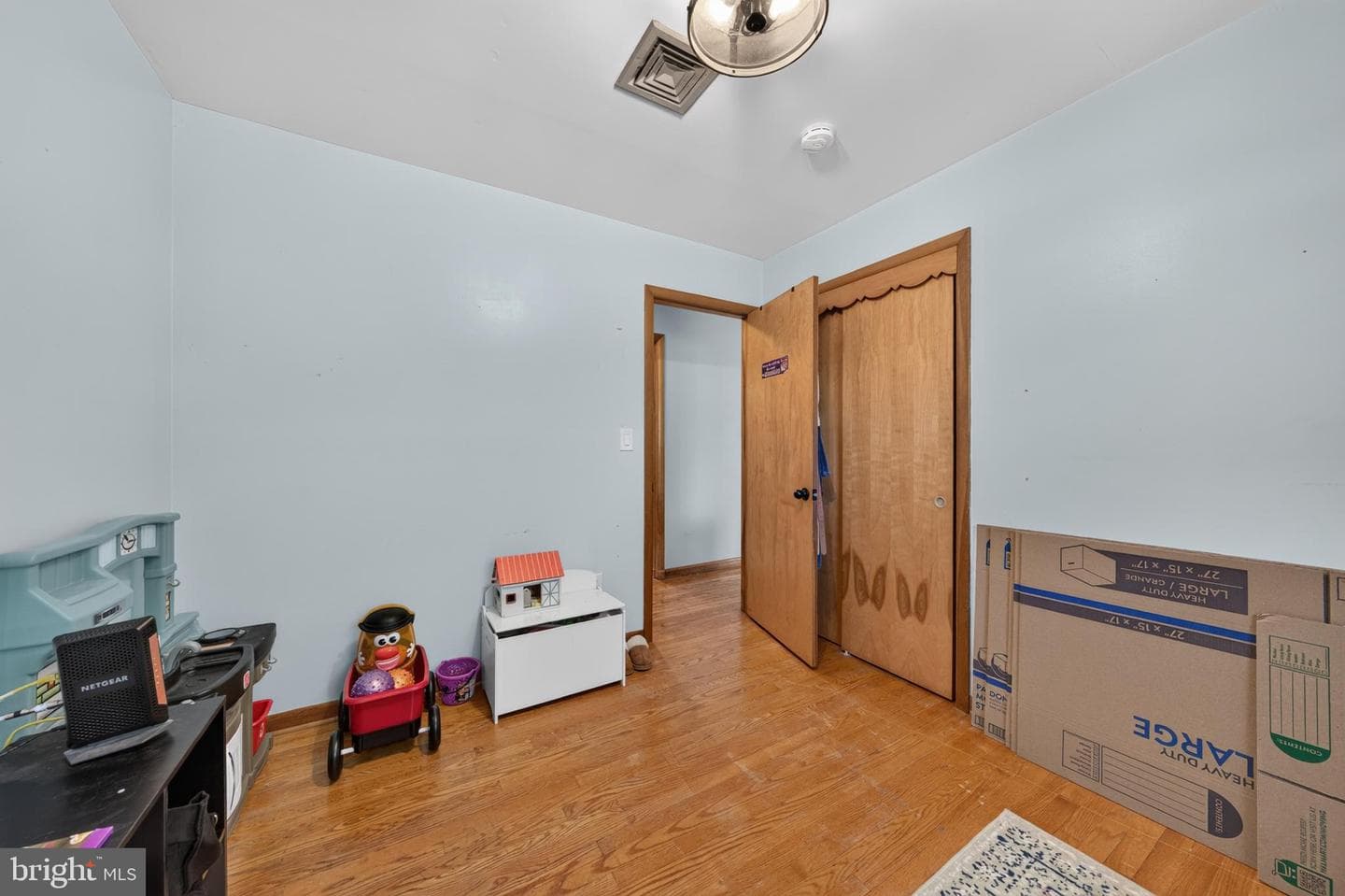 332 W Lincoln Street photo 13