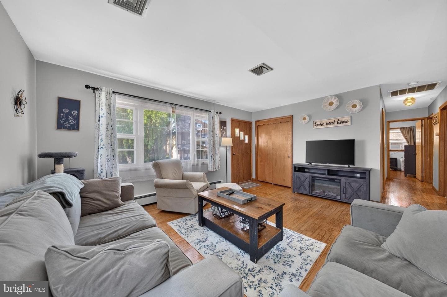 332 W Lincoln Street photo 9