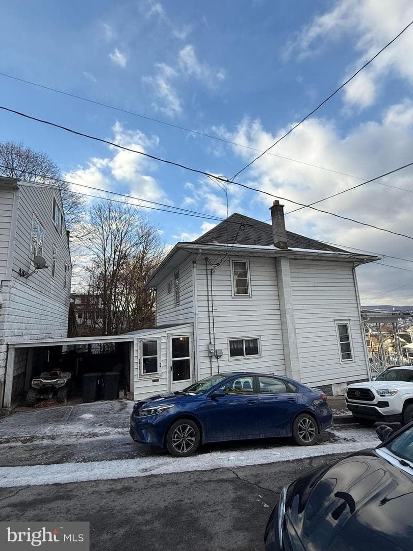 1019 N Cherry Street photo 2