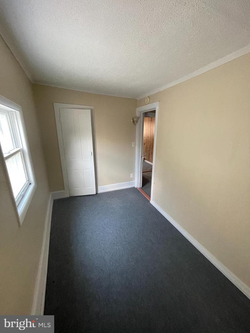 722 E Race Street photo 4