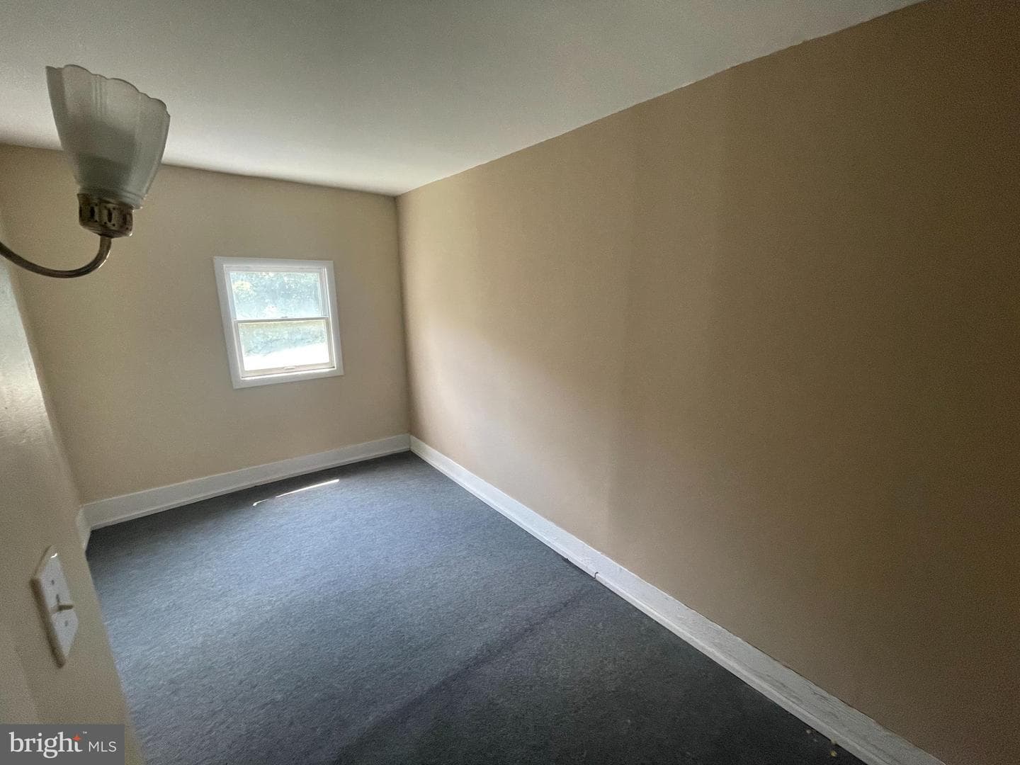 722 E Race Street photo 5