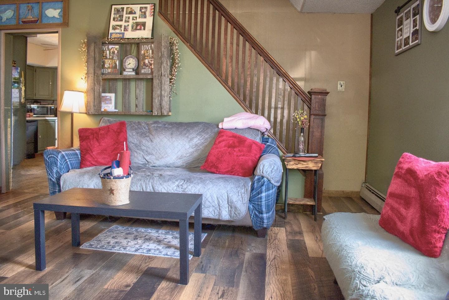 1530 Fern Street W photo 4
