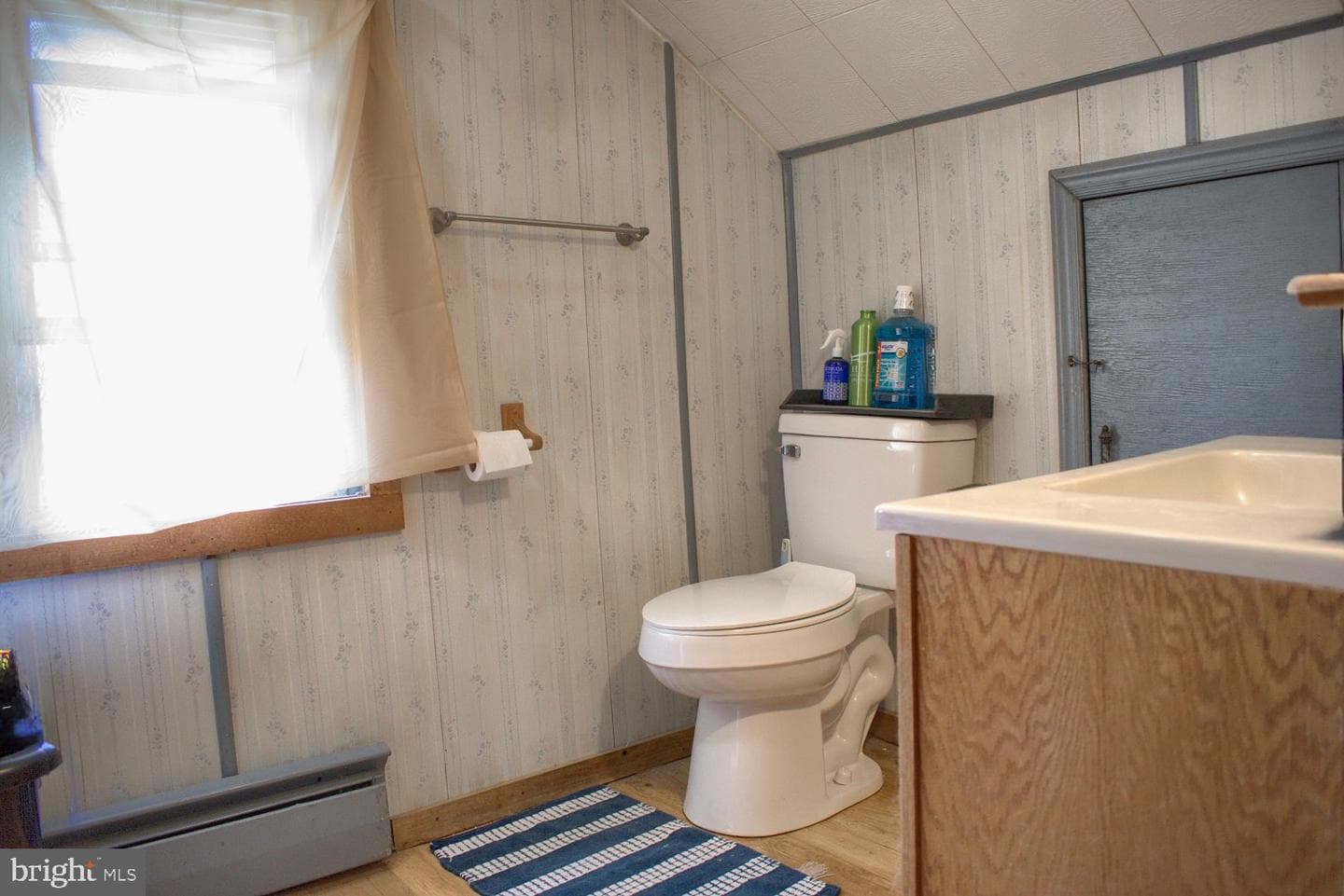 1530 Fern Street W photo 8