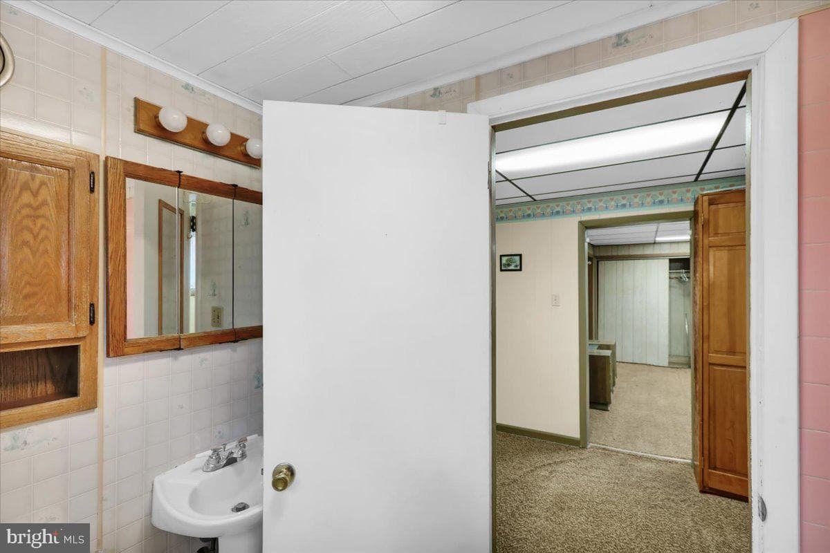 826 E Dewart Street photo 23