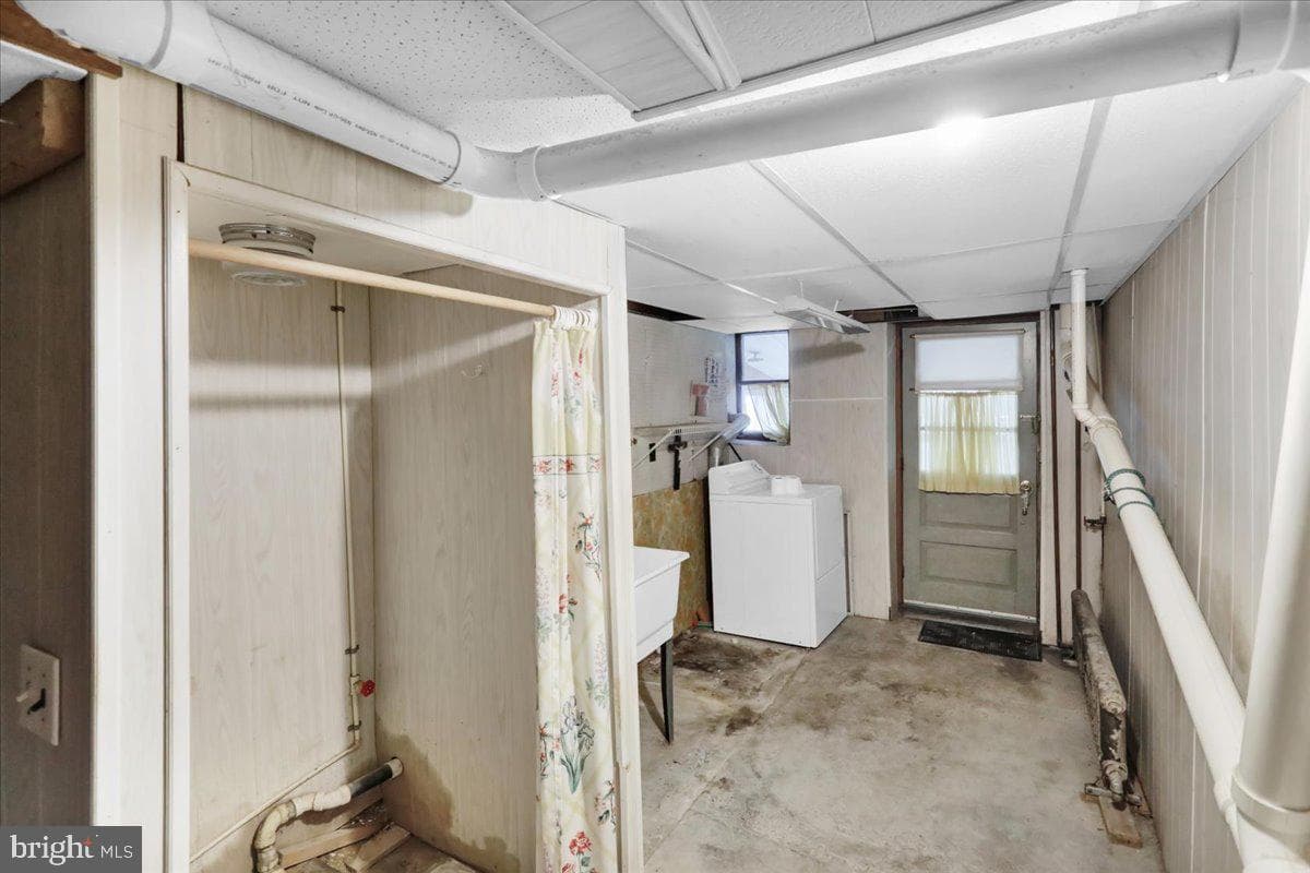 826 E Dewart Street photo 24