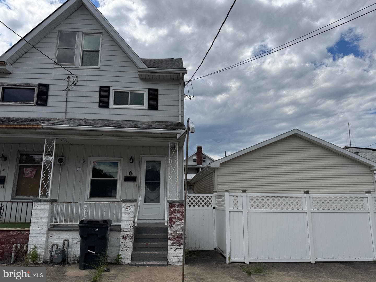 6 S Spruce Street, Mount Carmel