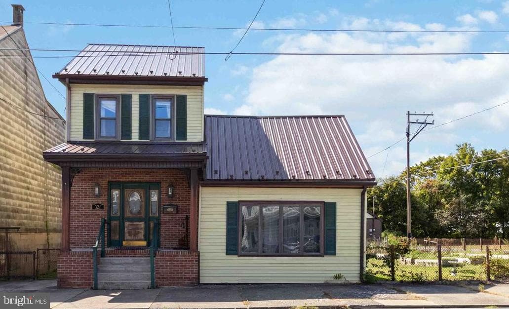 326 N Maple Street