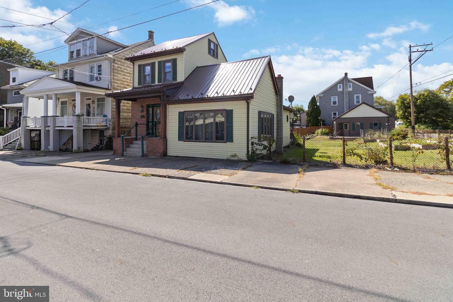 326 N Maple Street photo 2