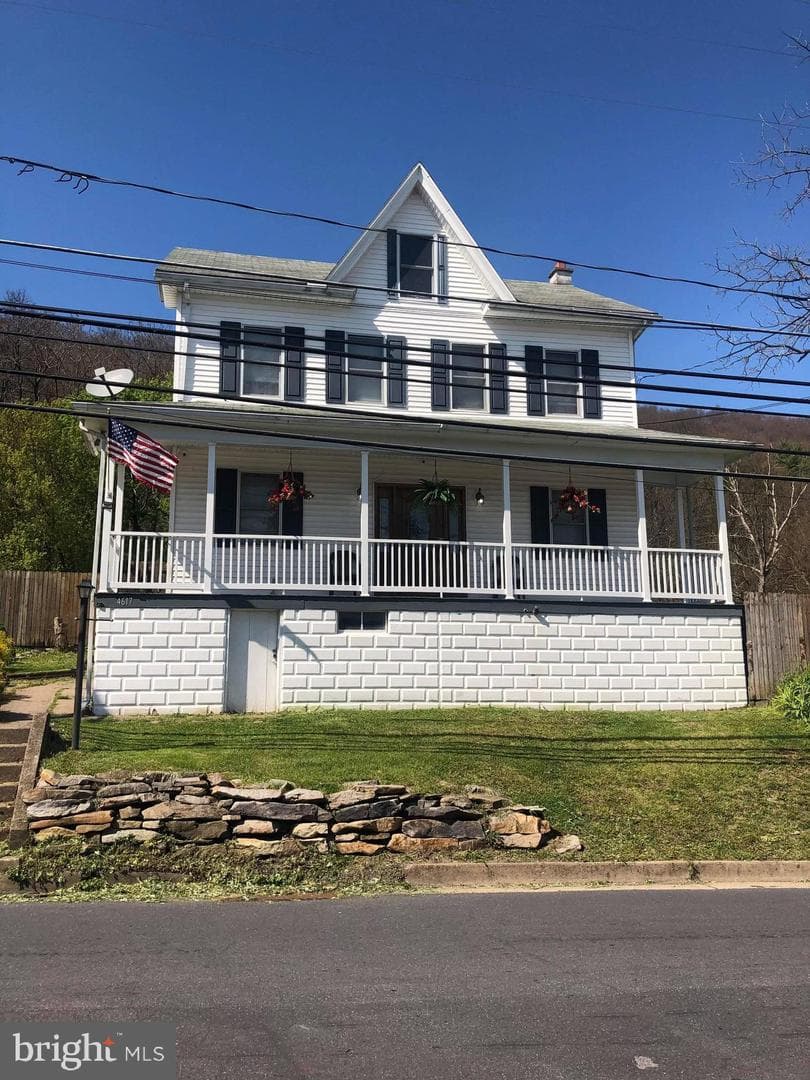 4617 Upper Road photo 1