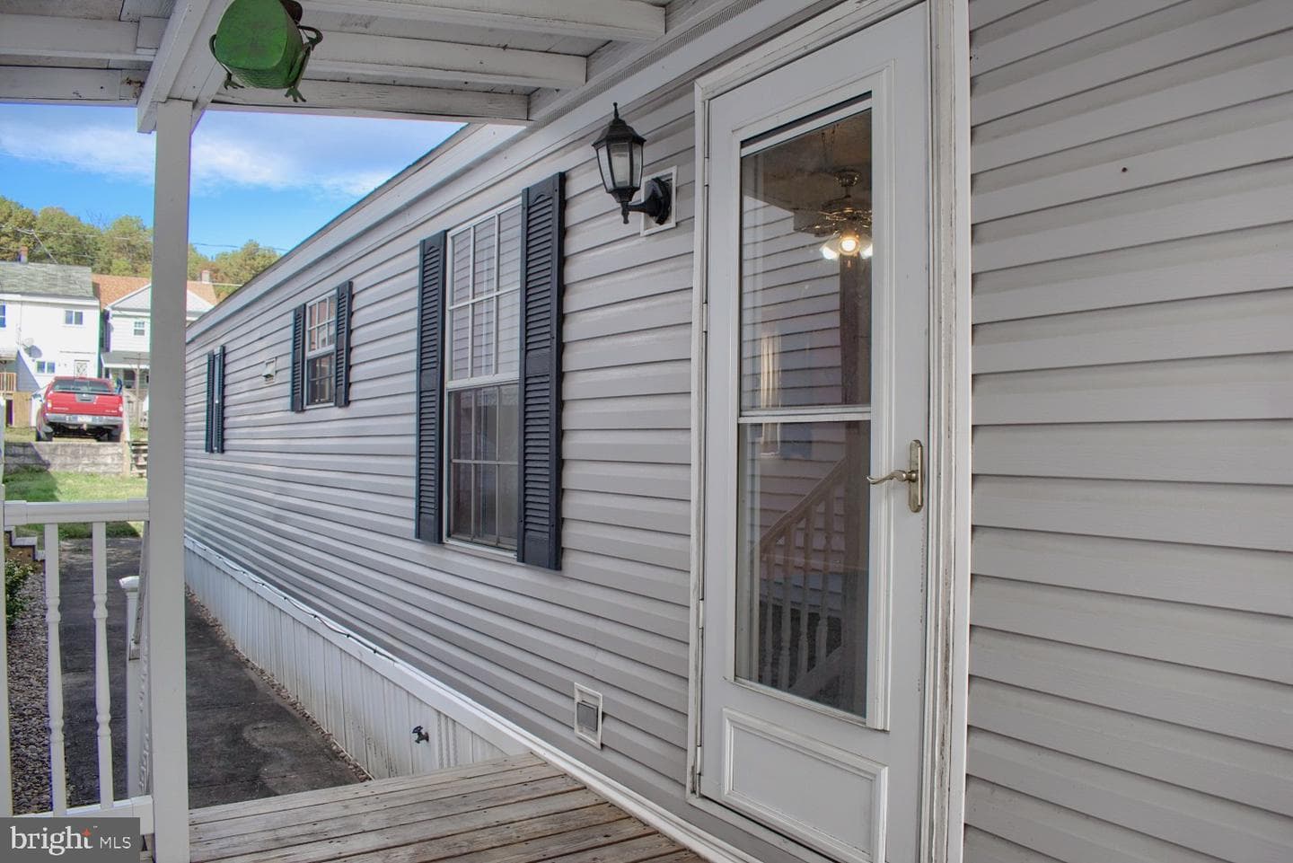 129 Saylor Street W